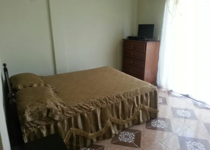 Les Orangers Eco Hotel