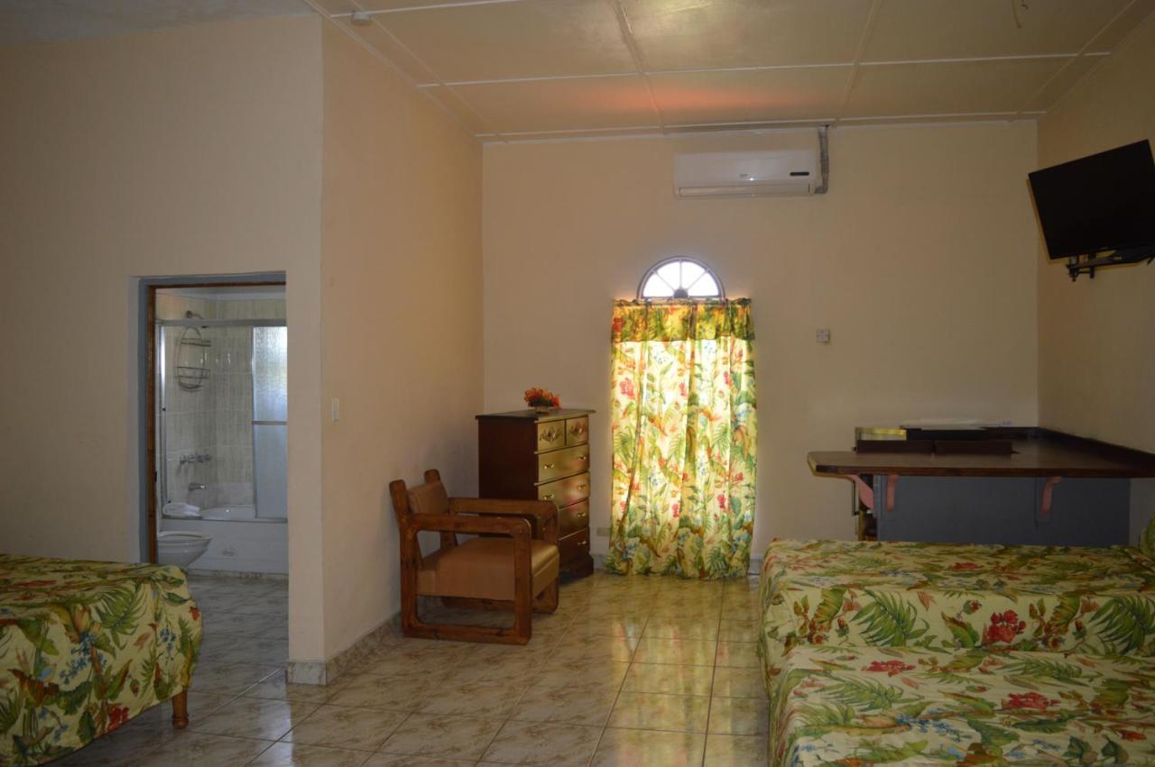 Hotel Casa De Shalom 3*