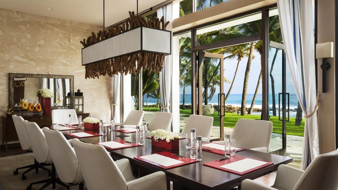Hotel Residences At Beach, A Ritz Carlton Reserve