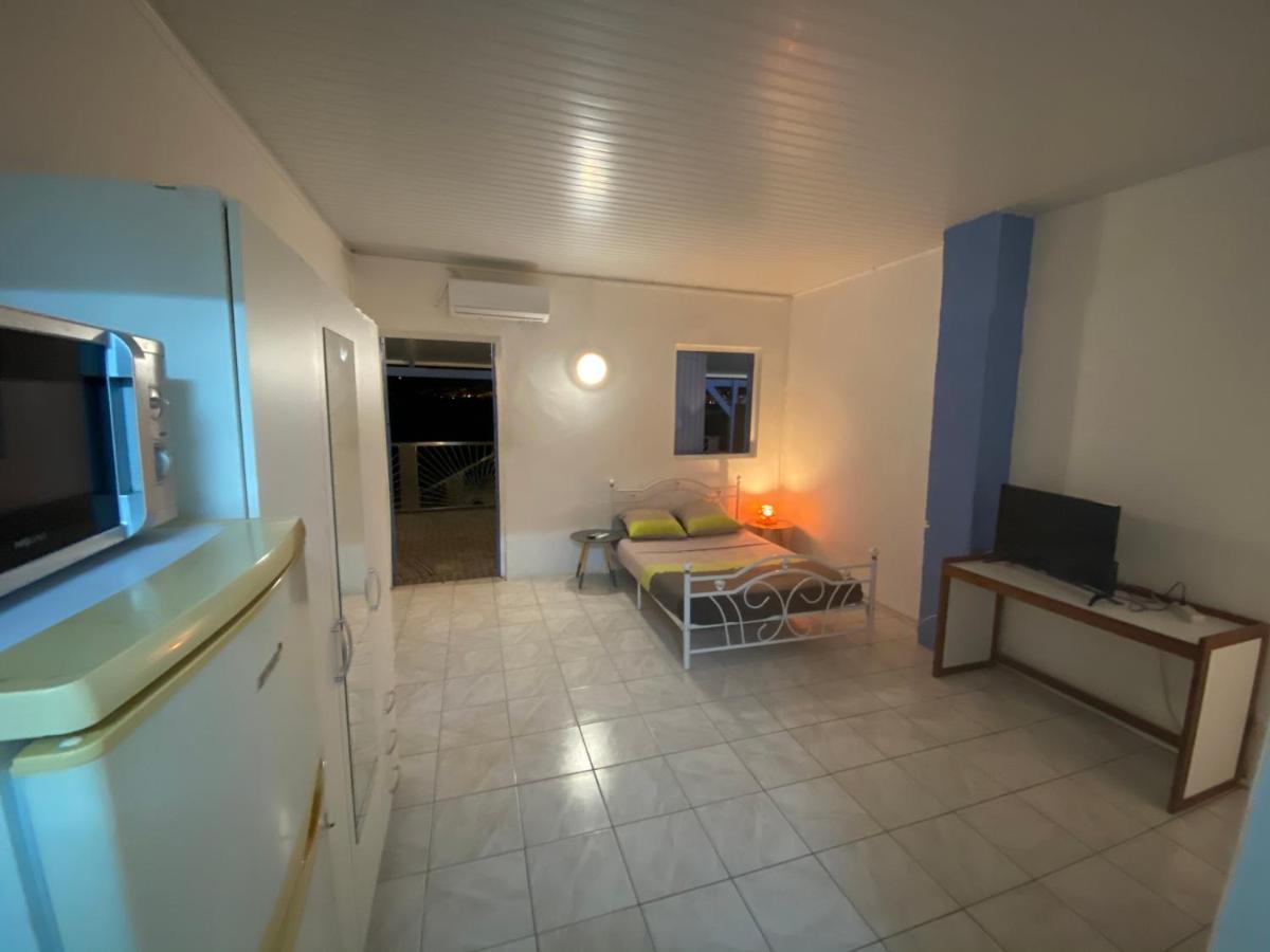 Les Pieds Dans L'eau Apartment Les Trois-Ilets