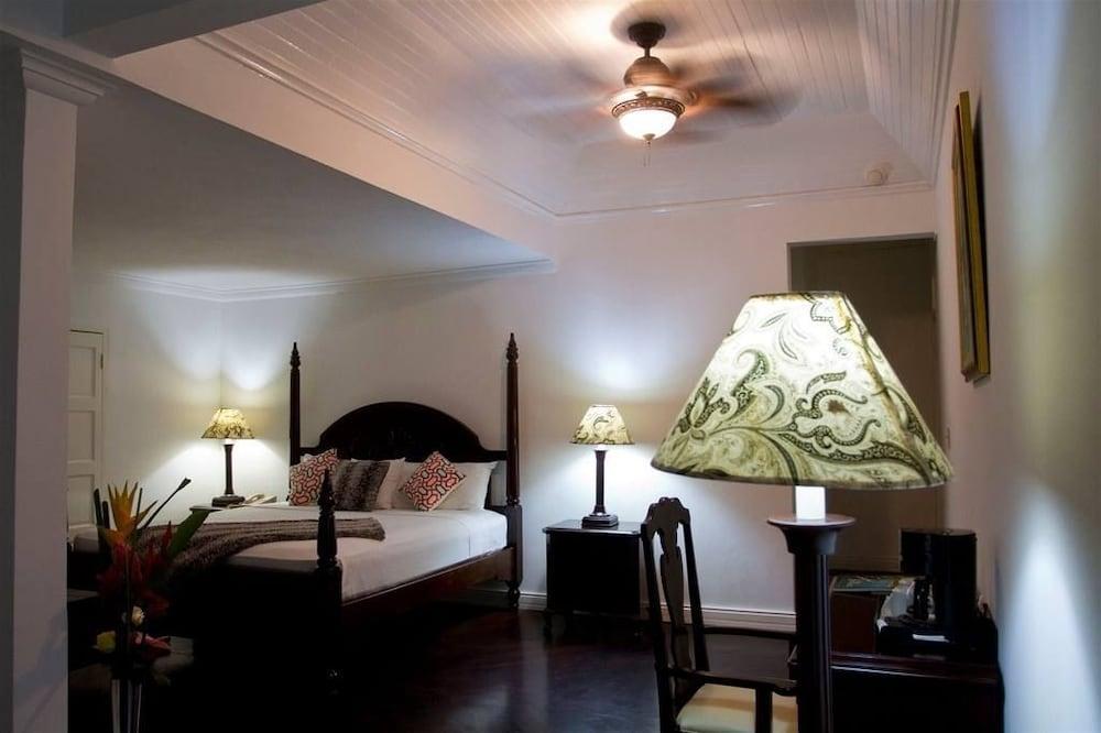 Hotel Grand Excelsior Port Royal 4*