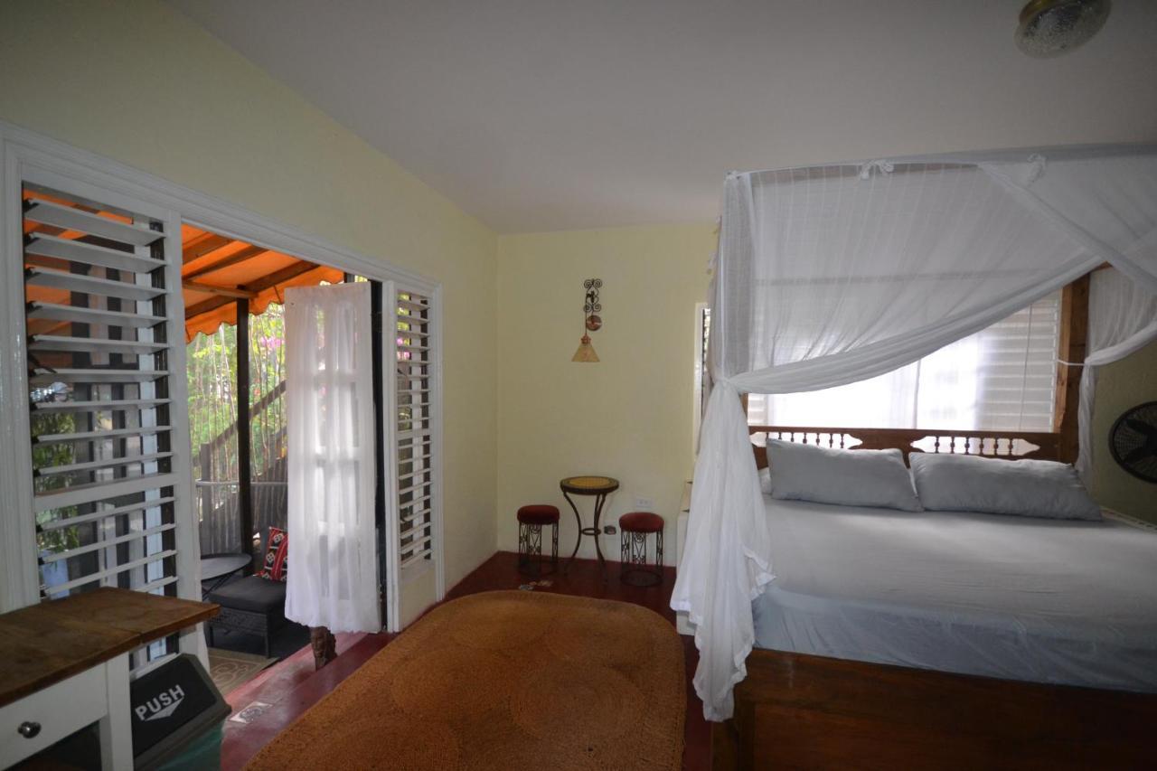 Hotel Katamah Beachfront Guesthouse