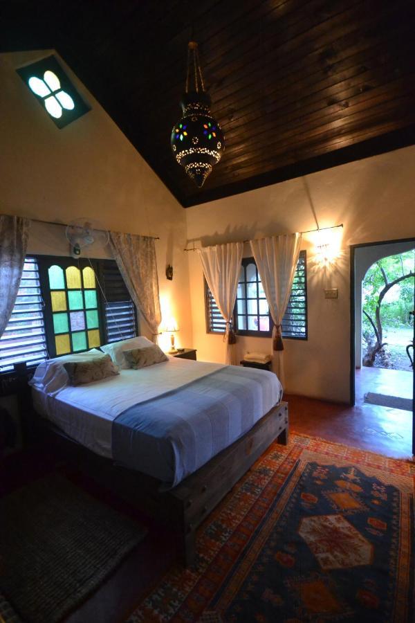Katamah Beachfront Guesthouse Treasure Beach