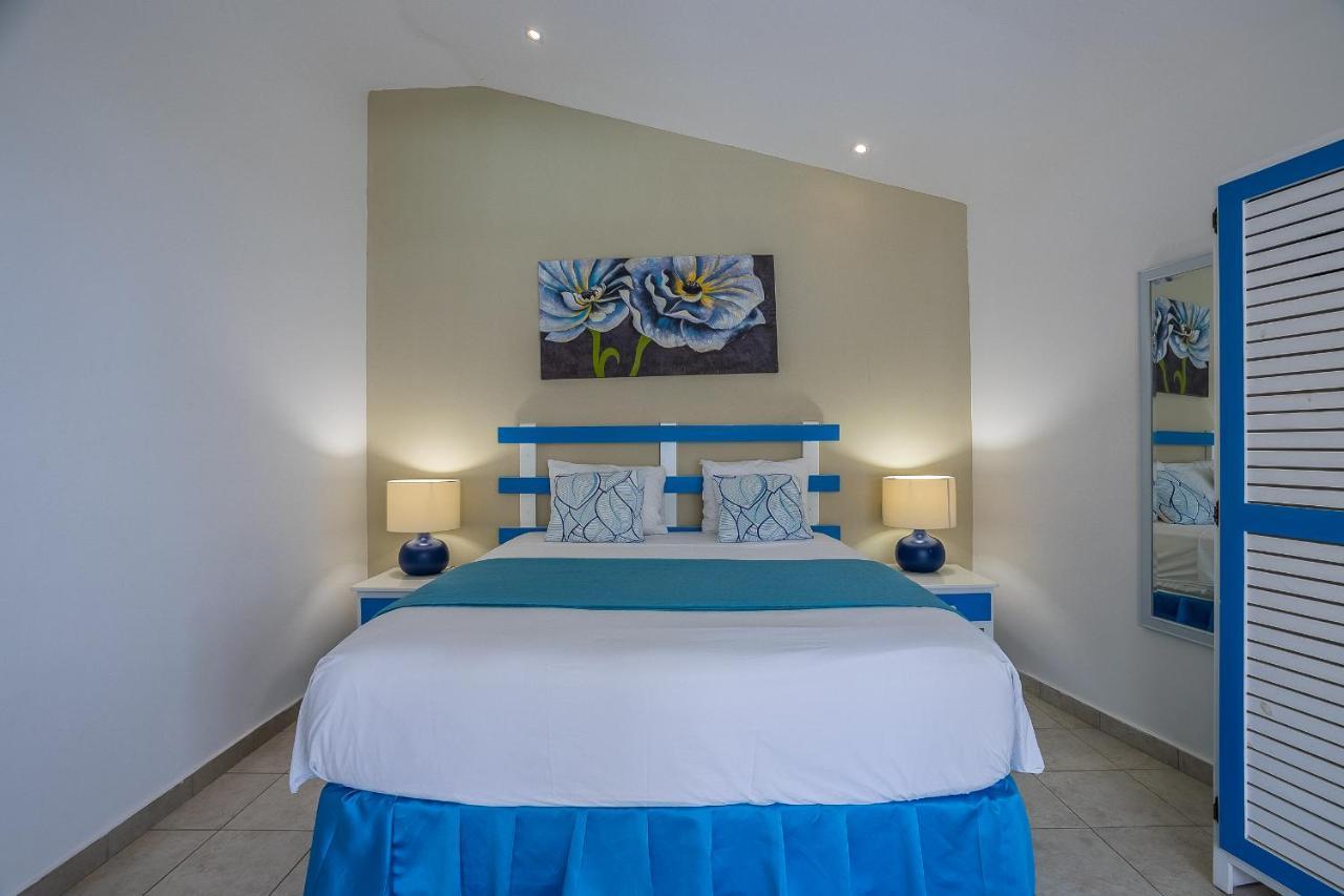 Hotel Costarena Beach