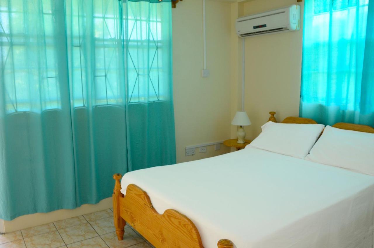 Bascombe * Kingstown