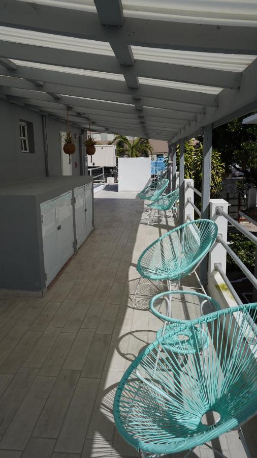 Guest house The Pelican Poshtel 3*