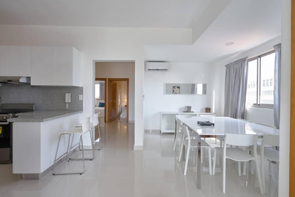 Escape Apartments, Balcony, Pool & Gym In La Julia Apartamento