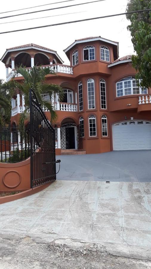 Guest house Cazwin 3*