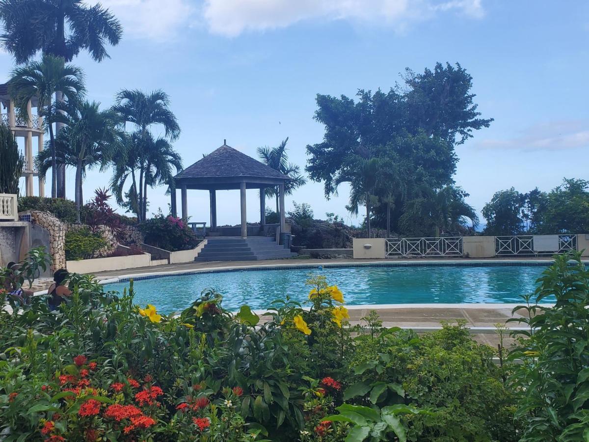 Apartment “the View”@sky Castles, Columbus Heights, Ocho Rios