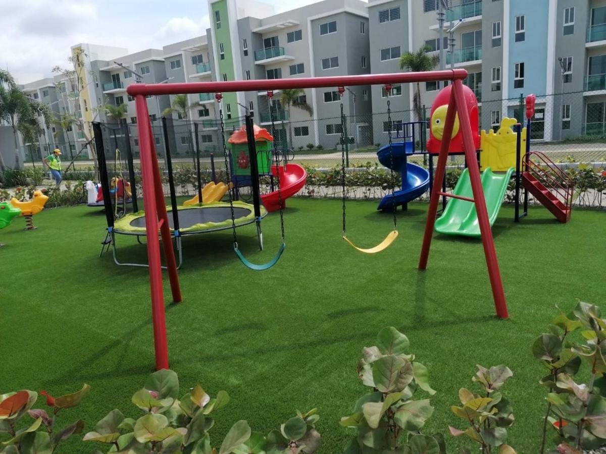 Confortable De 3 Tres Habitaciones, Con Hermosa Vista De Area Verde, Ademas De Piscinas Y Juegos Infantiles En Area Recreativa Apartment