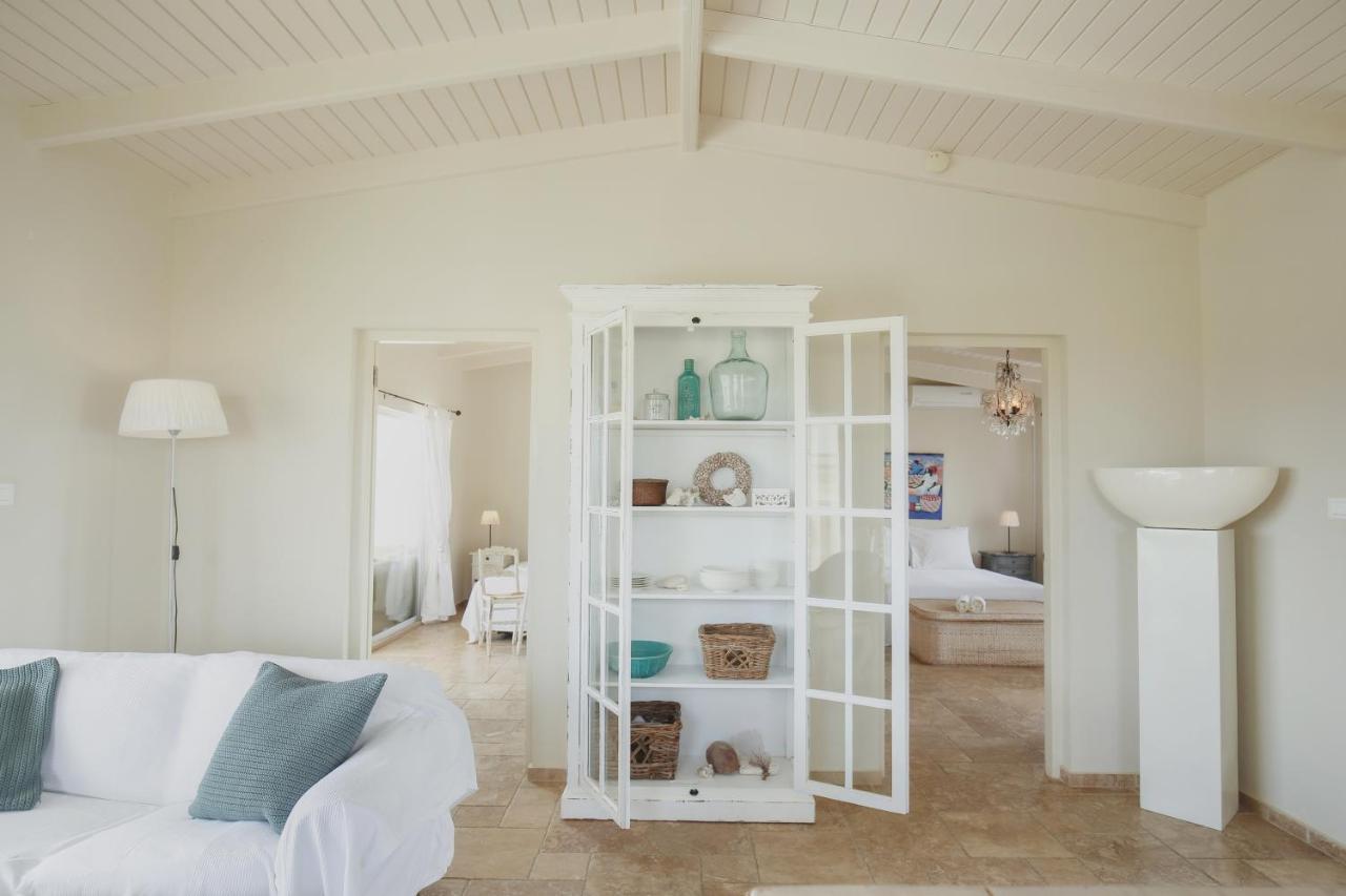 Hotel Ocean Breeze Boutique & Marina