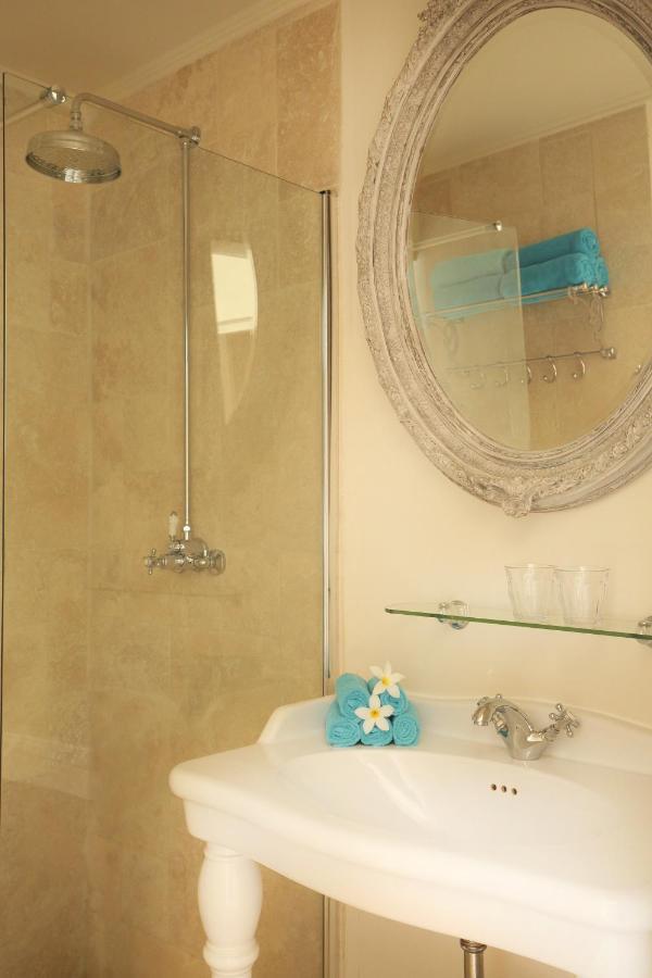 Hotel Ocean Breeze Boutique & Marina