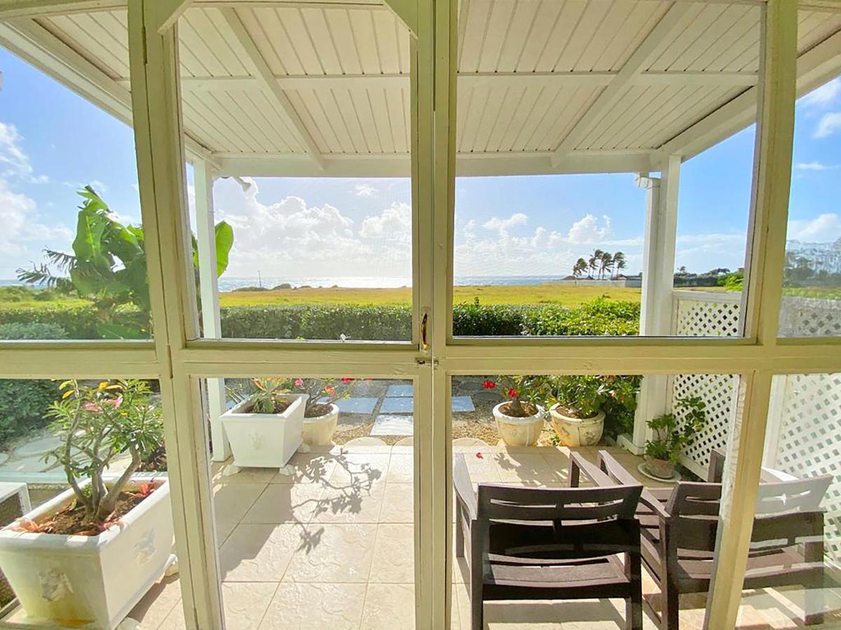 Holiday home The Gem Is Located A Few Minutes Walk To The Gorgeous Bottom Bay Saint Philip