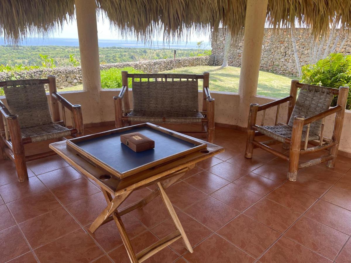 Ocean Breeze Carismar Villa