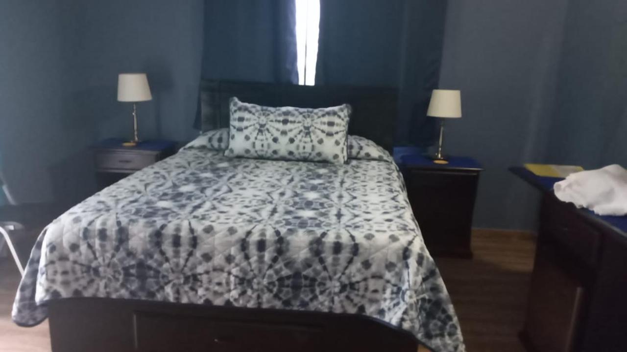 Bailey's Bed & Breakfast 2*
