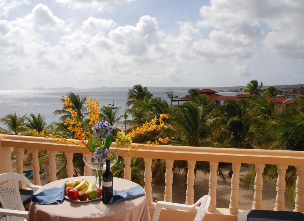 Eden Beach - Bonaire Resort Playa