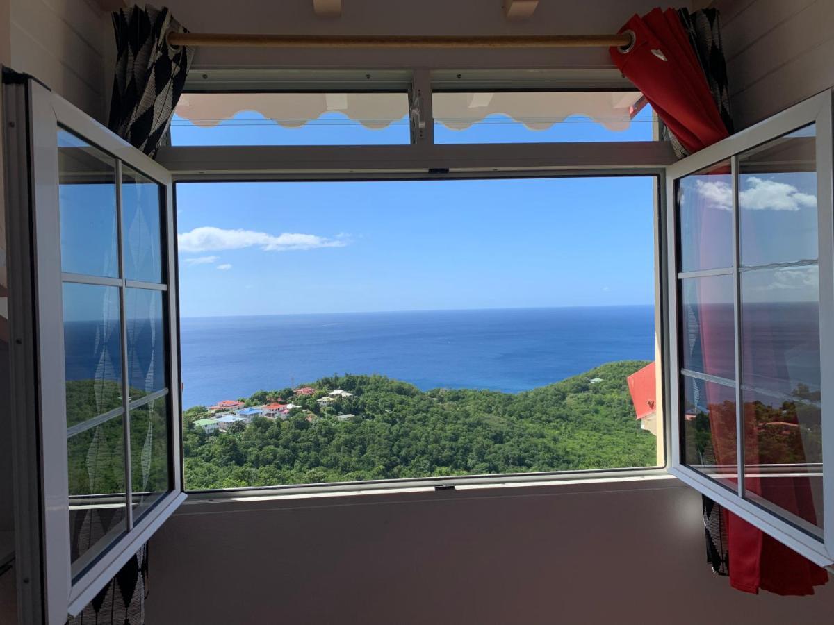 Paradis Au Soleil, Vue Panoramique Sur Bouillante