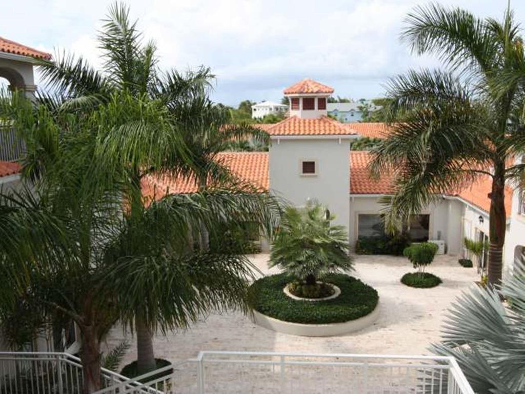 La Vista Azul Resort
