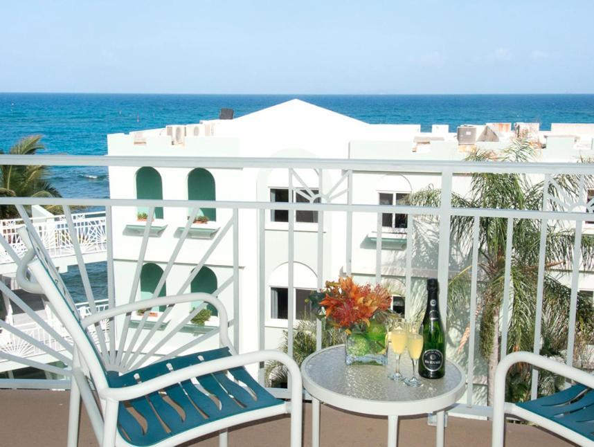 Resort Oyster Bay Beach