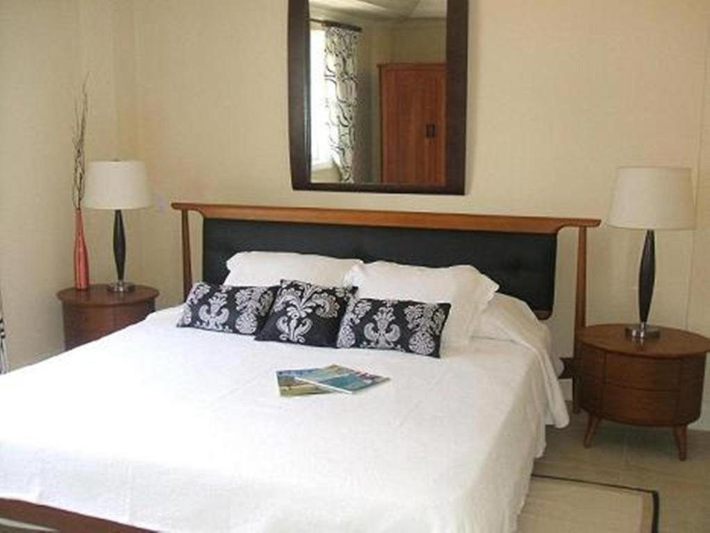 White Sands Aparthotel 4*