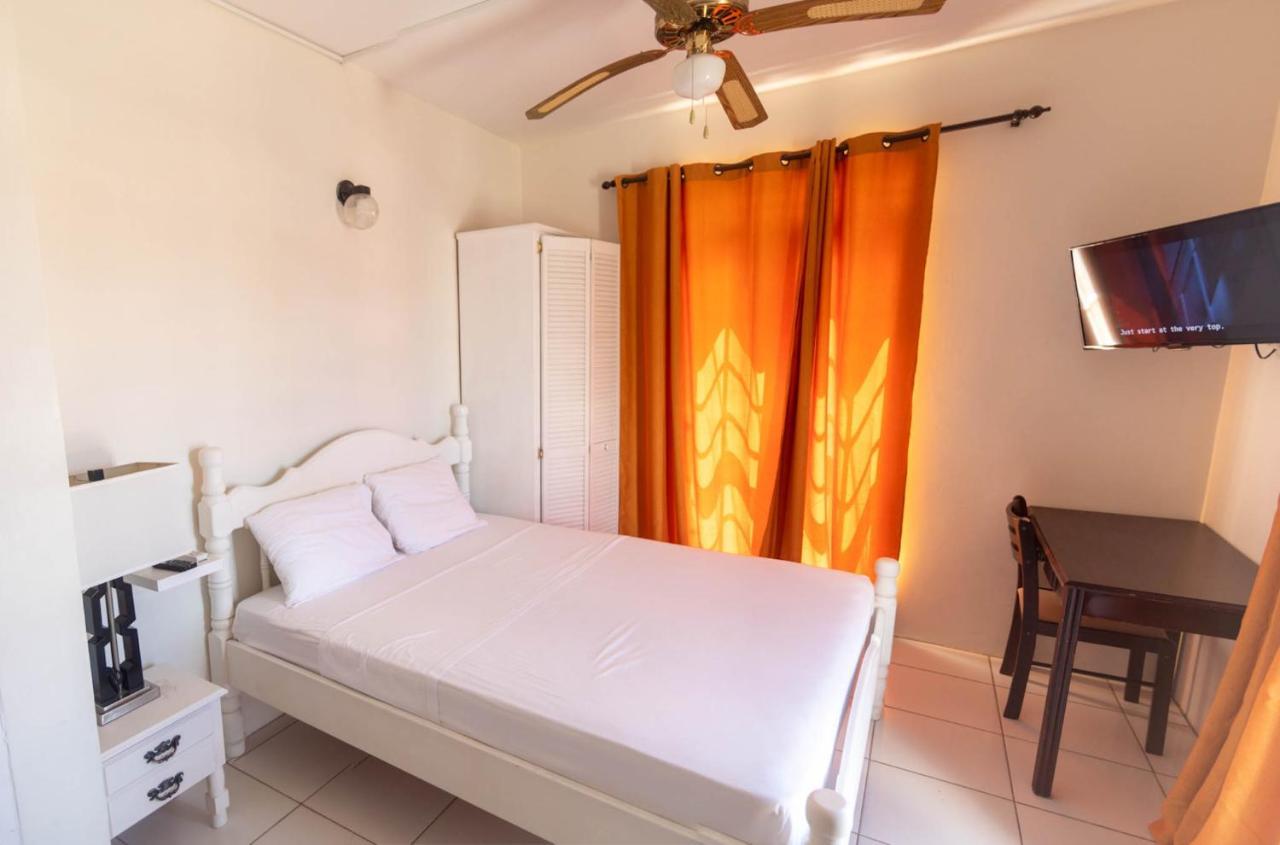 Bed & Breakfast St. Roseau