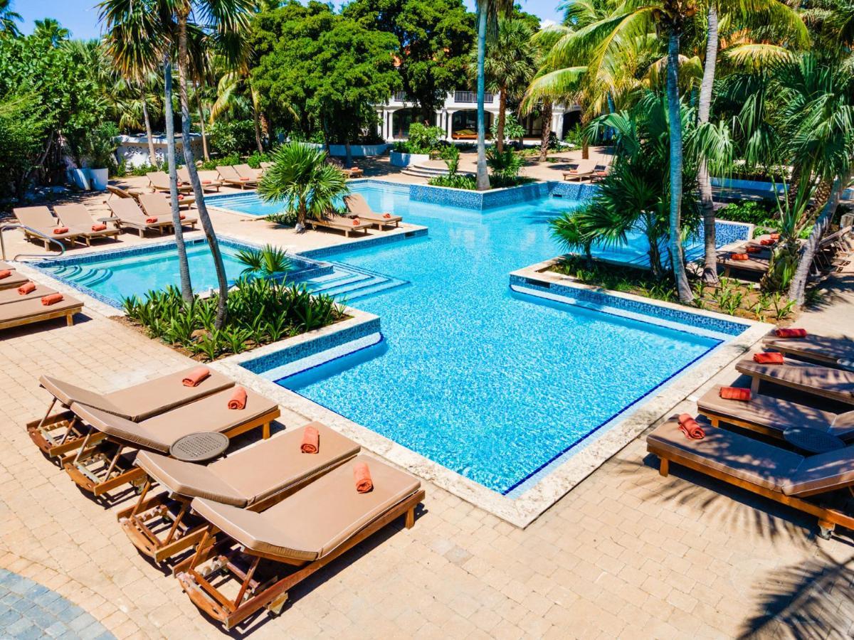 Zoetry Curacao