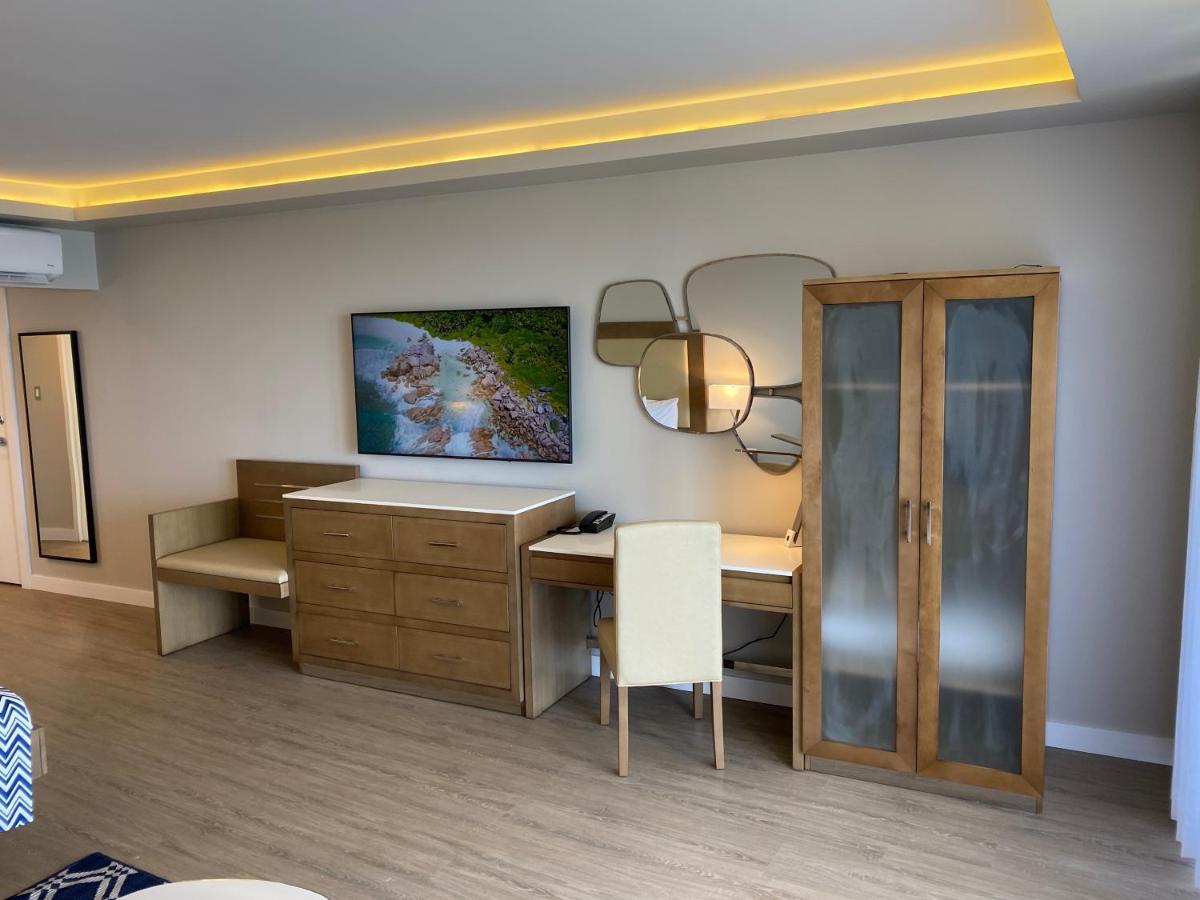 Resort Carina Bay Boutique & Casino (adults Only) Madame Carty