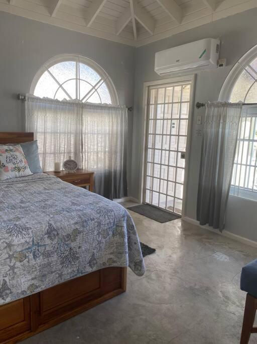 Coastal Beauty - Beautiful Penthouse In Apartment Ocho Rios