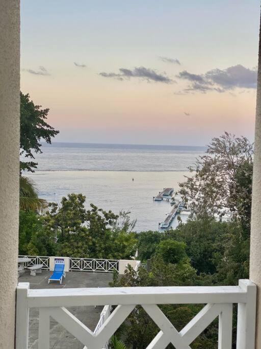Apartment Coastal Beauty - Beautiful Penthouse In Ocho Rios