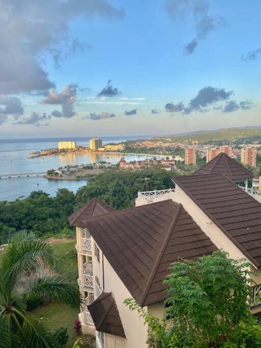 Coastal Beauty - Beautiful Penthouse In *