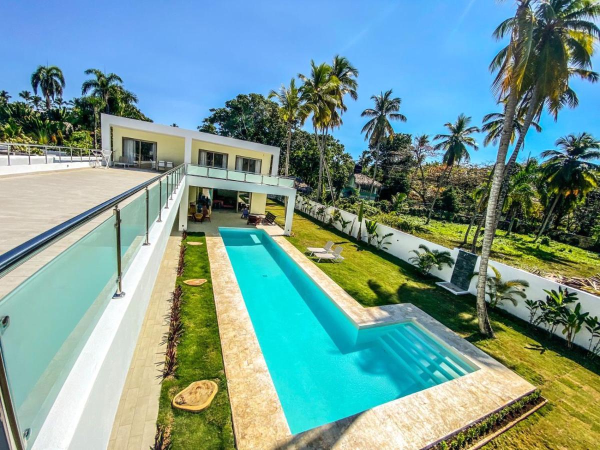 Villa Calma, Luxury For Big Groups At The With Large Pool *
