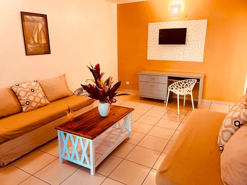 Tropicana Suites 4*