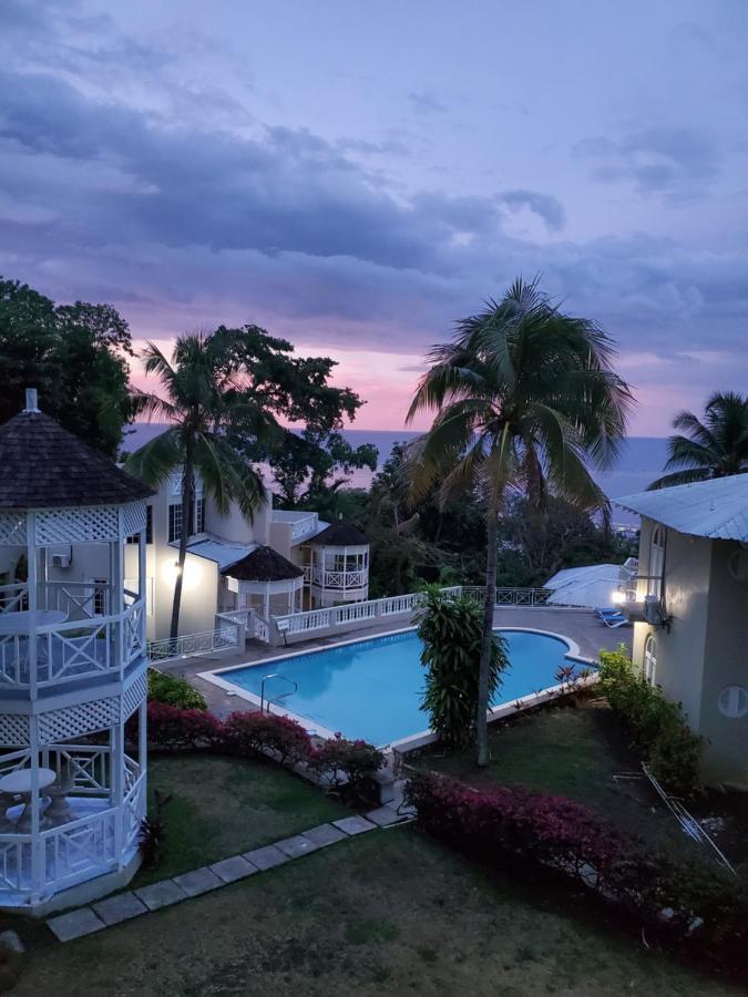 Blue Topaz Holiday home Ocho Rios