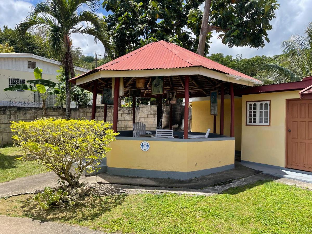 Guest house Little Shaw Park