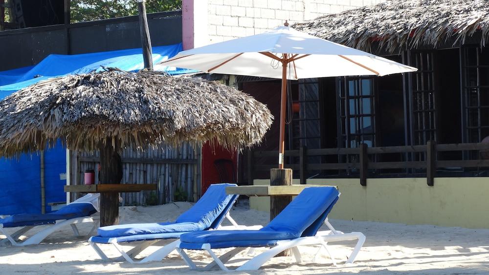 Bar-b-barn Beach Hotel 2*
