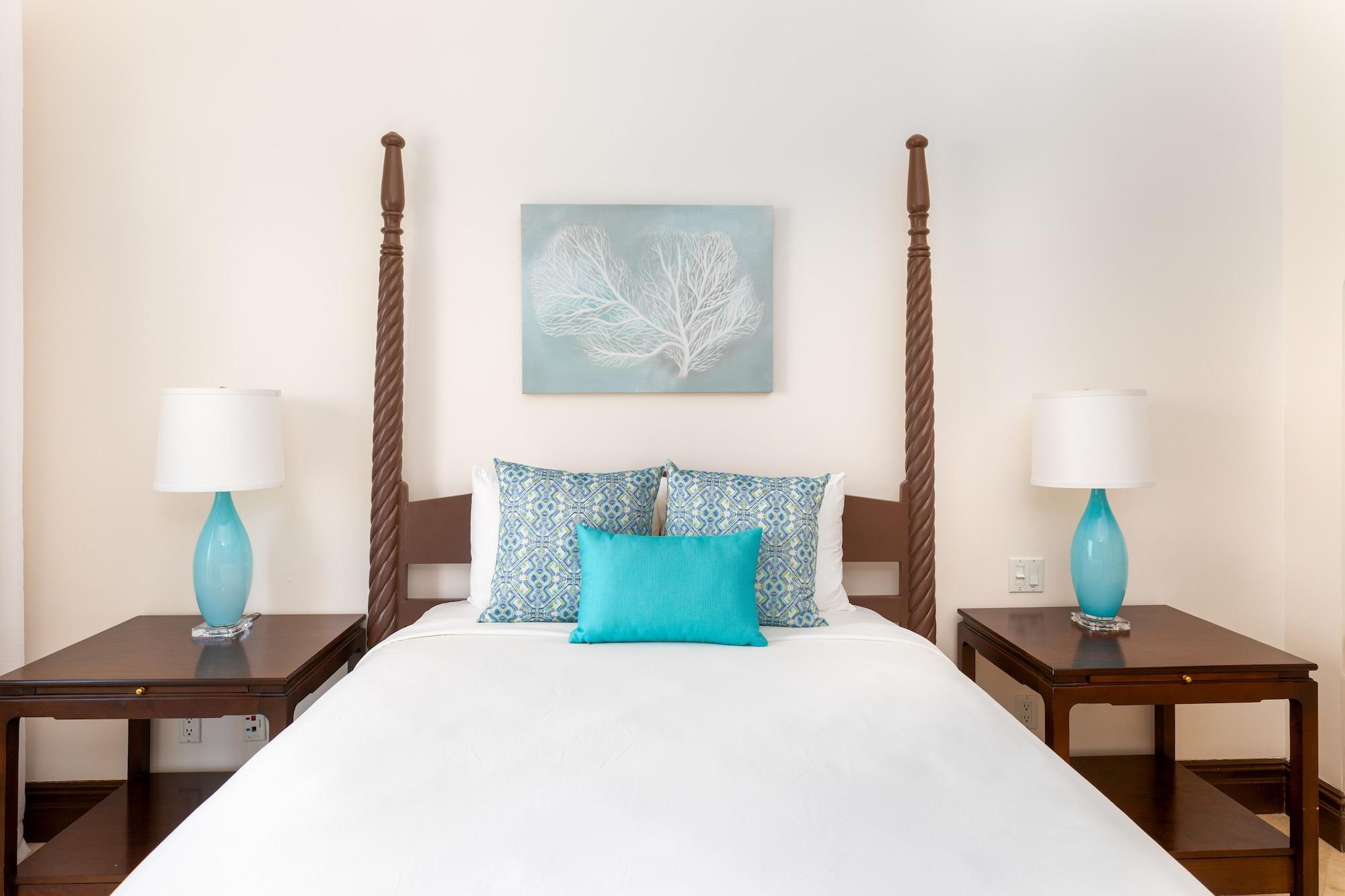 The Somerset On Grace Bay