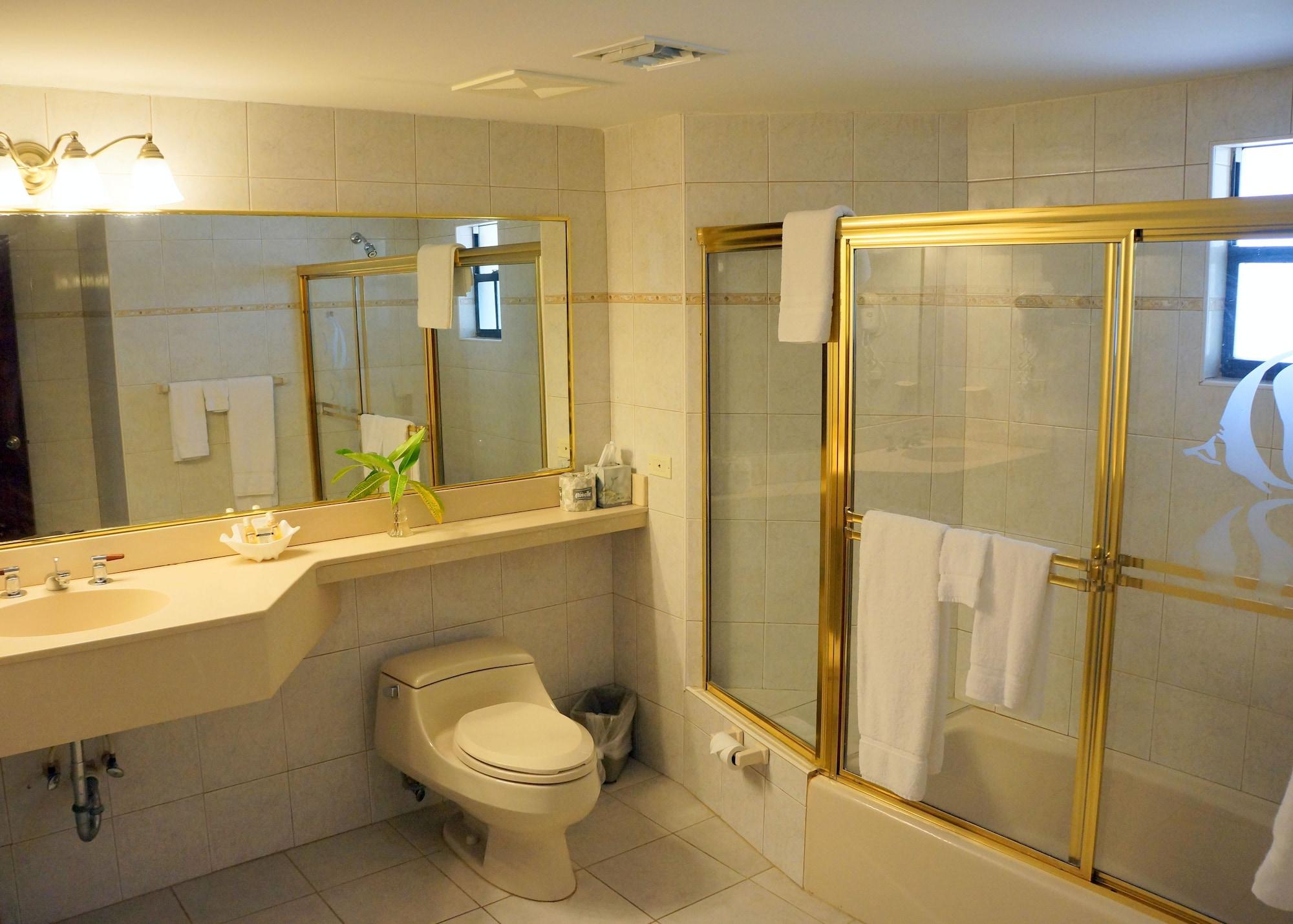 Paradise Cove Resort 3*
