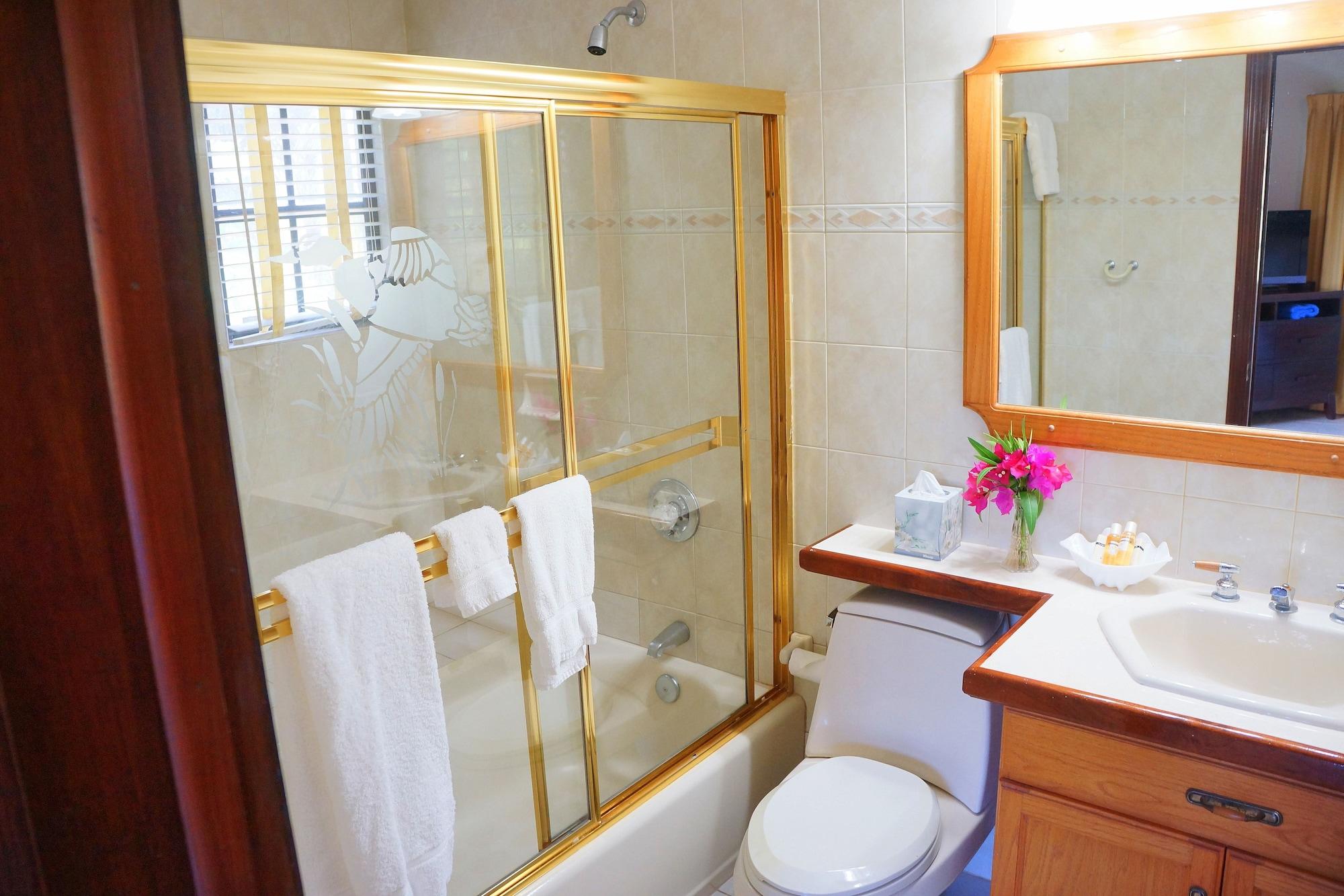 Paradise Cove Resort Long Bay Village