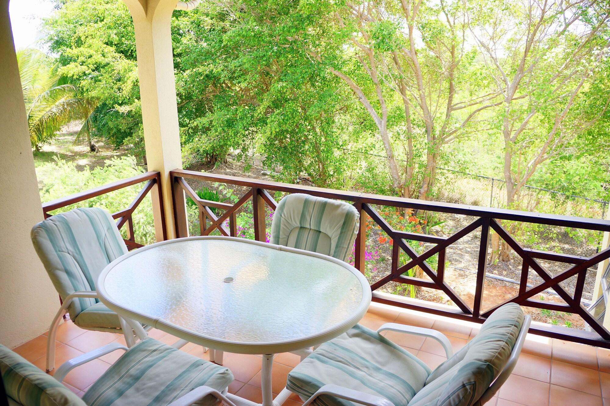 Paradise Cove 3*