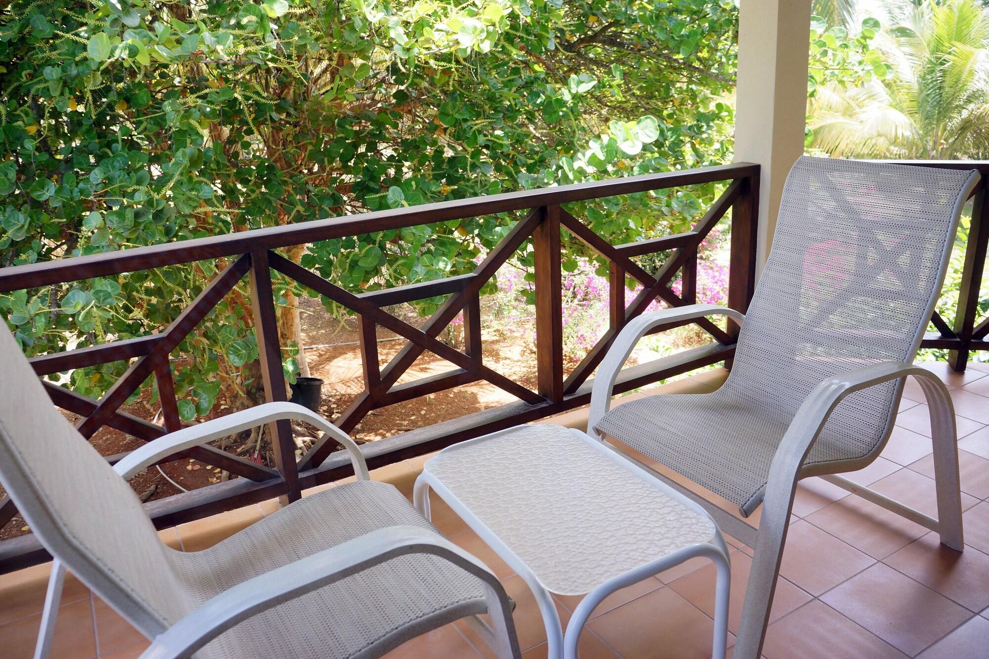 Resort Paradise Cove 3*