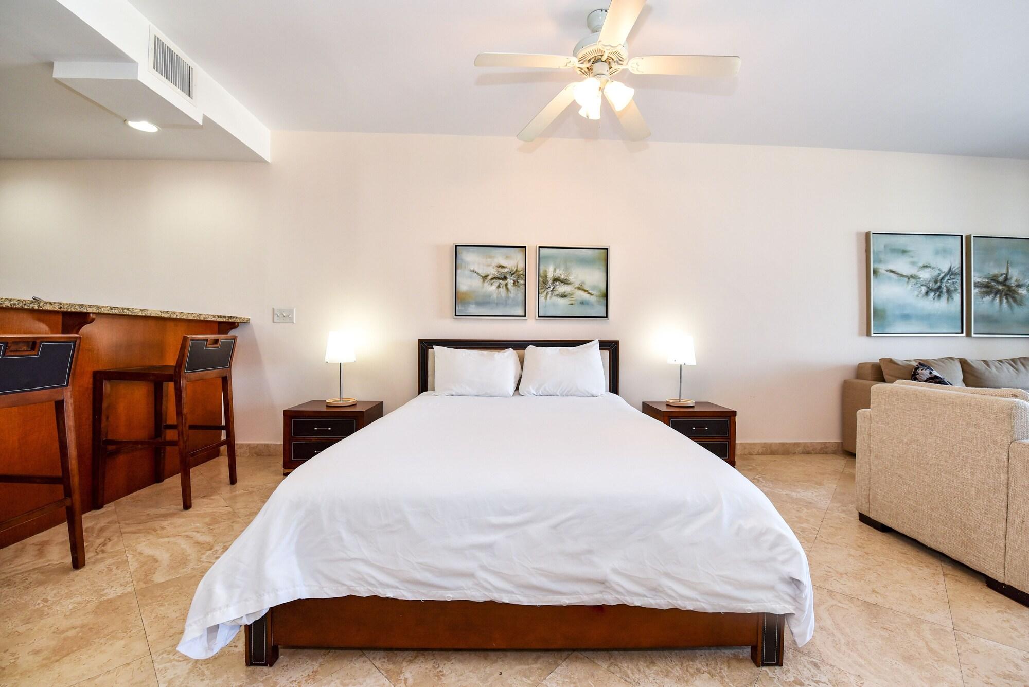 Resort La Vista Azul Turtle Cove