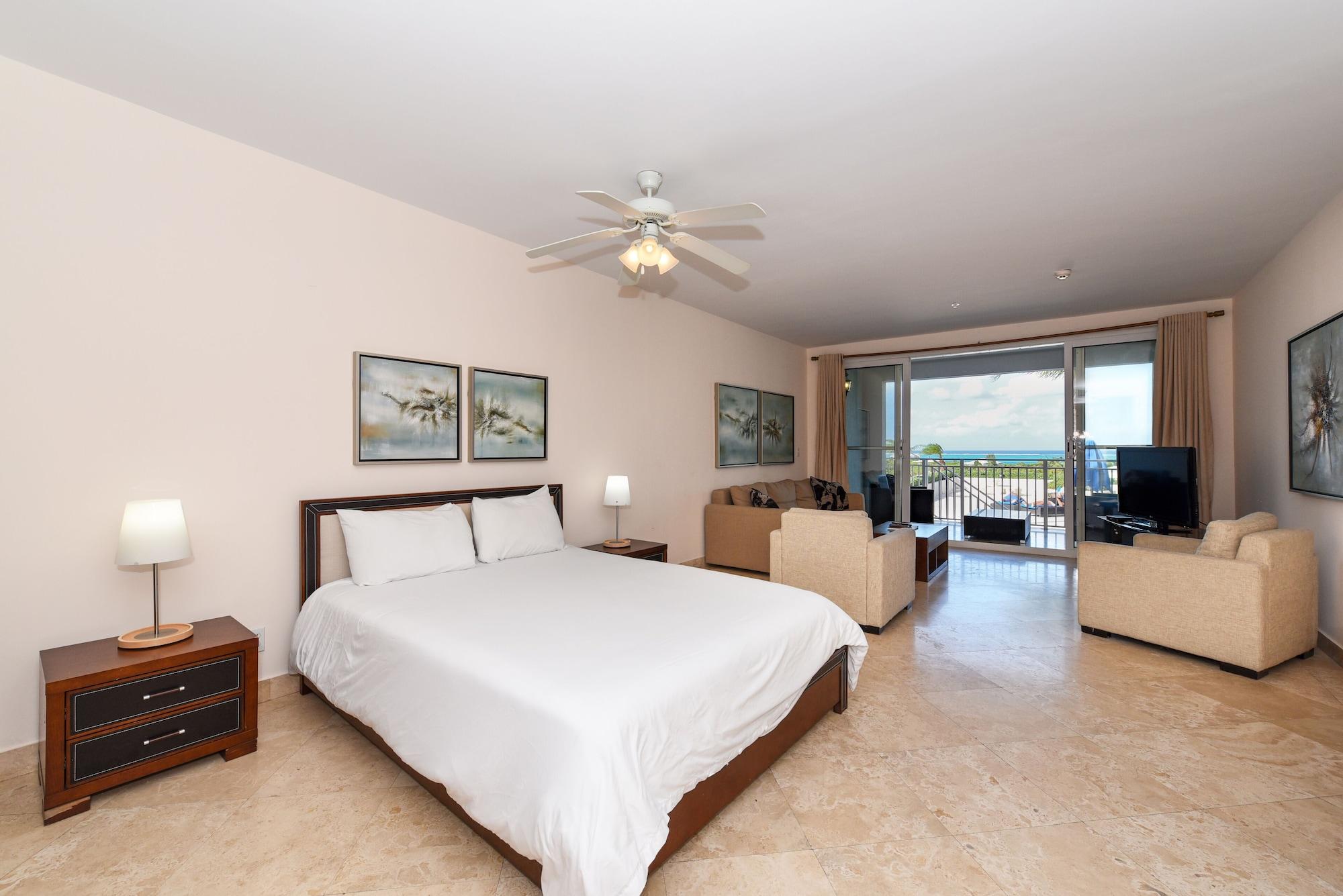 La Vista Azul Resort