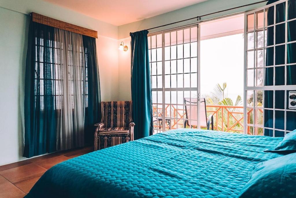 La Jolie - Luxury Ocean View Villa Black Rock