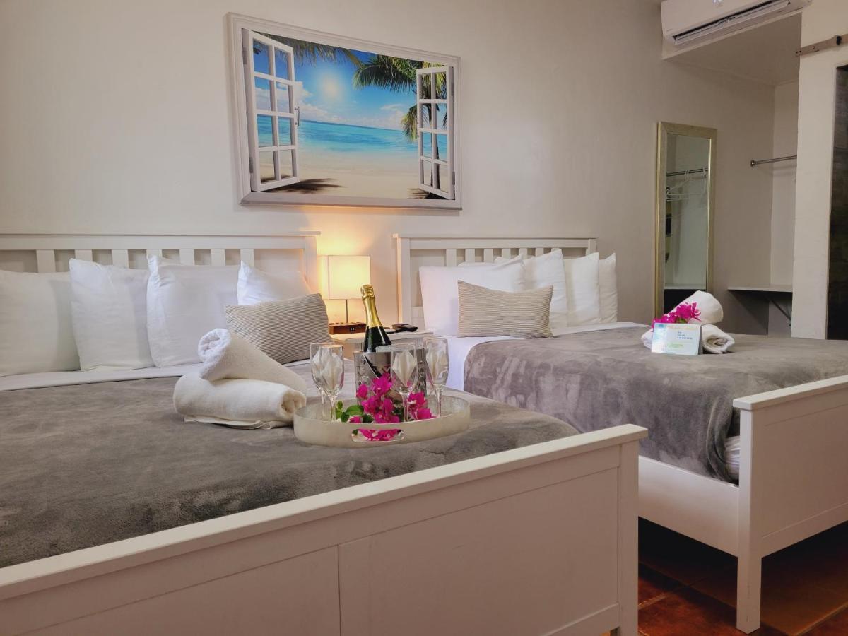 La Jamaca - Island Vibe Inn