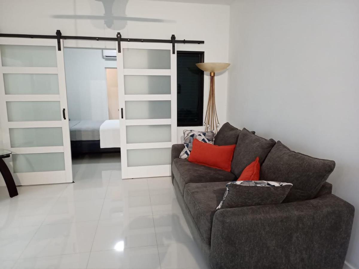 Luxury 2 Bedroom Rooftop Pool View Unit #3 *