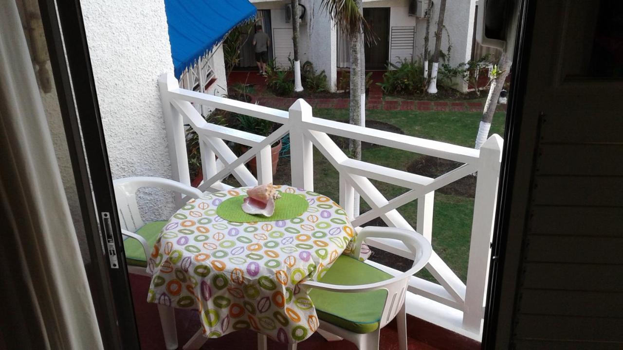 Idyllic Beachfront Apartamento *