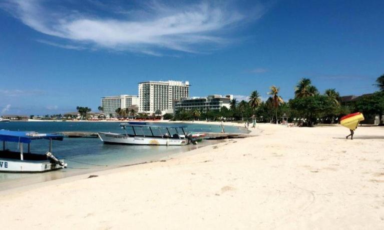 Private 2 Bedroom Beachfront Penthouse Ocho Rios, Jamaica * Ocho Rios