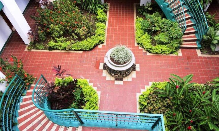 Private 2 Bedroom Beachfront Penthouse Ocho Rios, Jamaica Apartment Ocho Rios