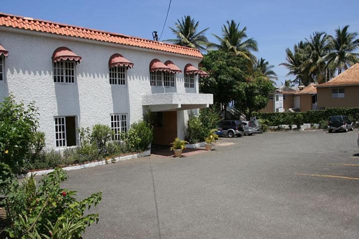 Idyllic Beachfront Apartamento