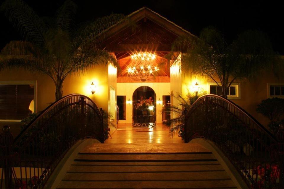 Grand Las Galeras Suites & Hotel 4*